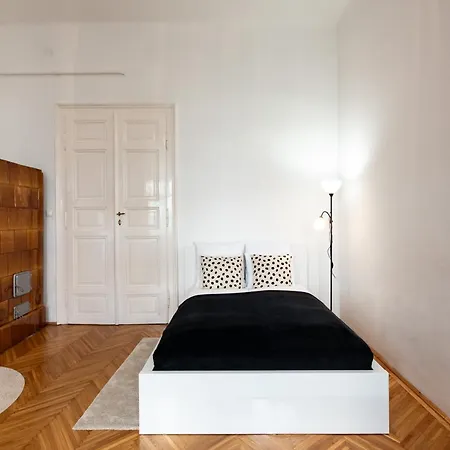 Apartmán Klauzál 13 *