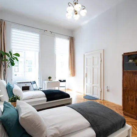 Apartmán Klauzál 13 *