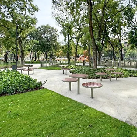 Apartament Klauzal 13 *